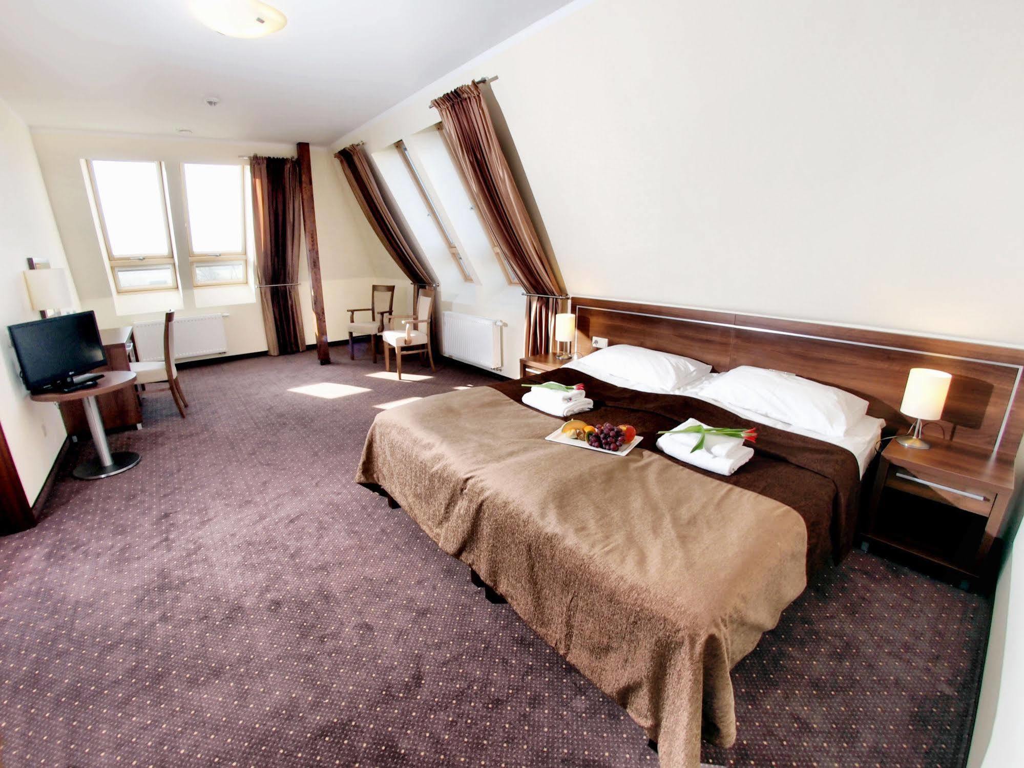 Hotel Austeria Conference & Spa Ciechocinek Esterno foto